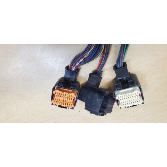 2005 2006 Jeep Grand Cherokee V6 3.7 ECM Engine Computer Pigtail Wiring & Plugs - Picture 2 of 3